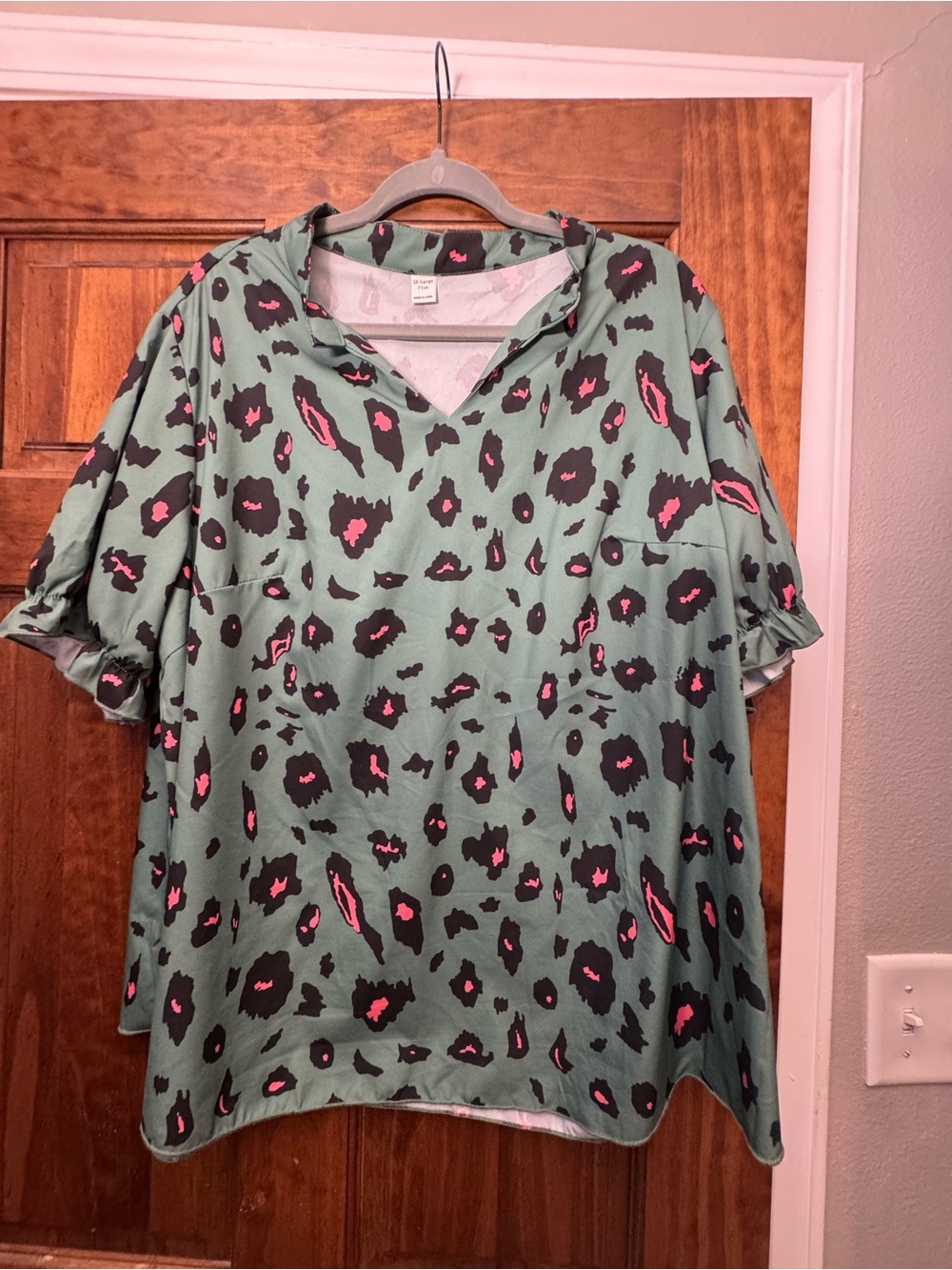 Green Short-Sleeve V-Neck Leopard-Print Tunic with Pink Accents